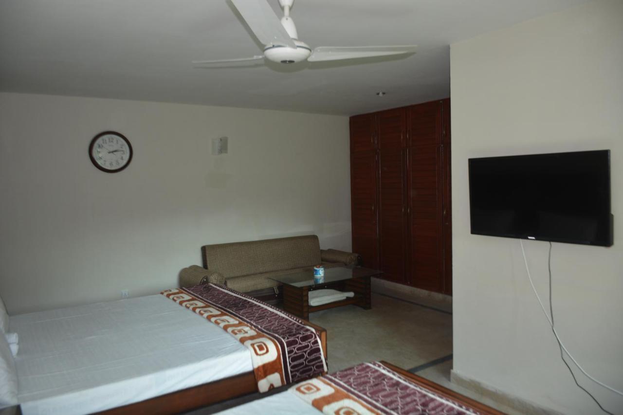 The Travelers Den Hotel Islamabad Exterior photo